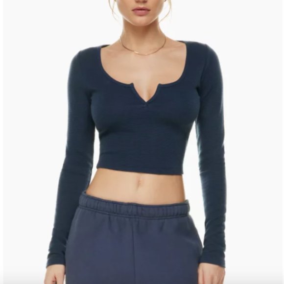 *FUSCHIA*  Aritzia - TNA  Waffle Scoop-neck Notch Long-sleeve - Picture 1 of 6
